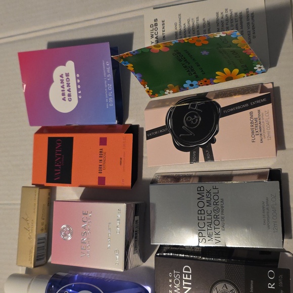 Perfume/Cologne Sample Set - Picture 3 of 3